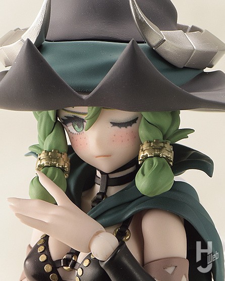 ヤーナの可動フィギュアの表情のアップ画像