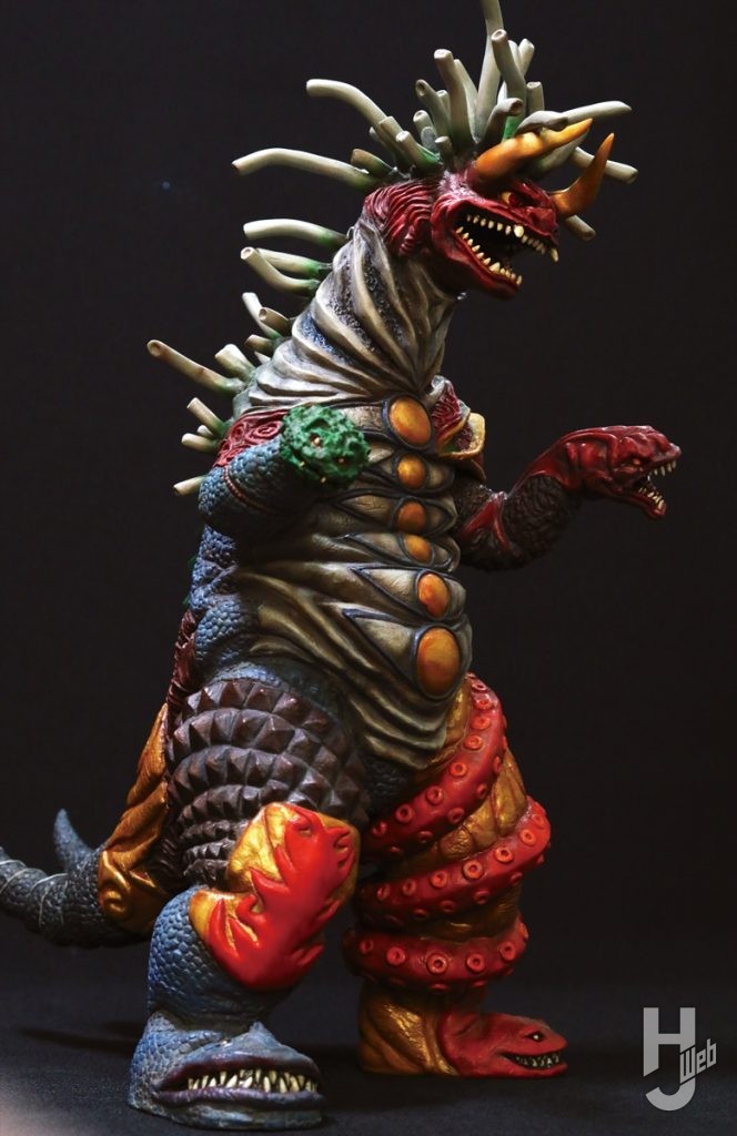 コモリプロジェクト「夢幻怪獣バクゴン」右側面寄り