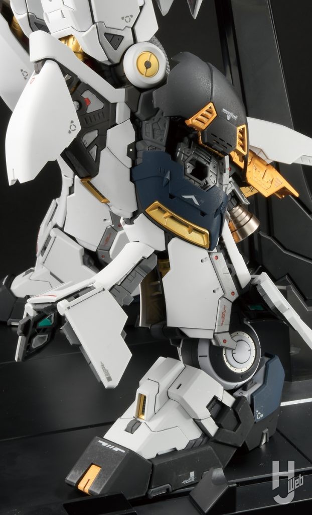 「PERFECT-GRADE-UNLEASHED-νガンダム」脚ハッチオープンアップ