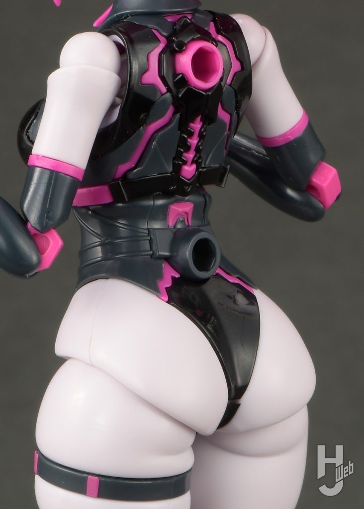 ヴィオ・ザ・ラビットのプラモデルのアップ画像その3