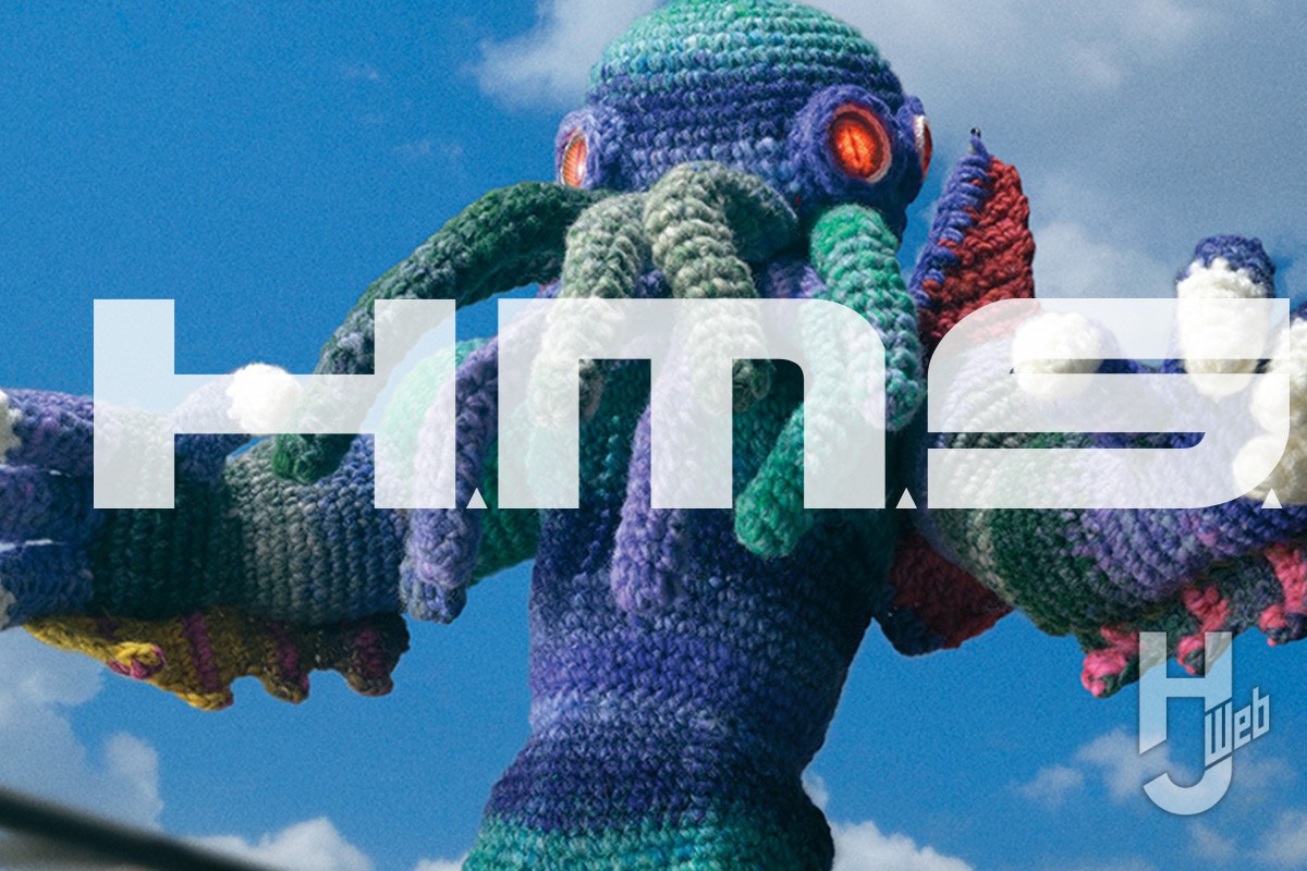 あみぐるみ”で宇宙的恐怖を表現！？作家・青木淳が代表作である