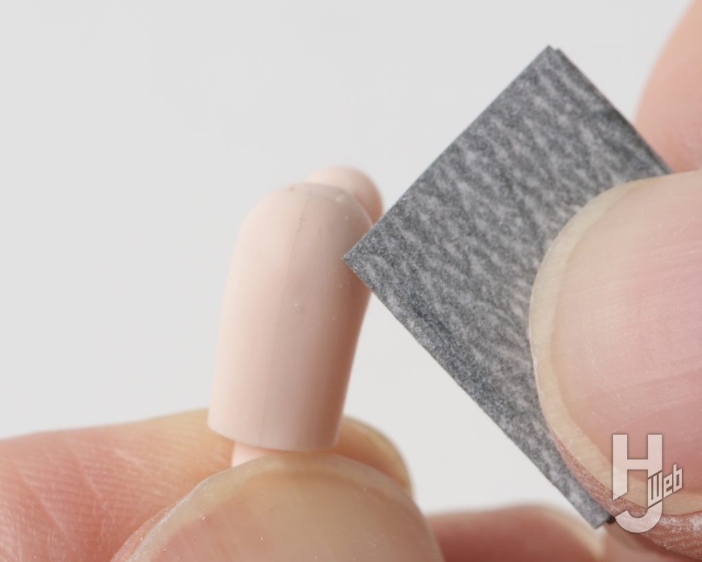 ガールズプラモの肌パーツの合わせ目消しの画像その4