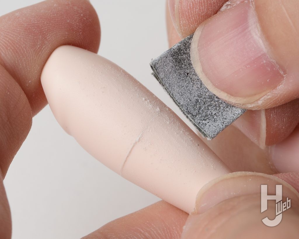 ガールズプラモの肌パーツの可動部の段差を均す画像その2