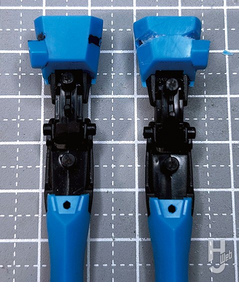 太もも装甲の比較画像