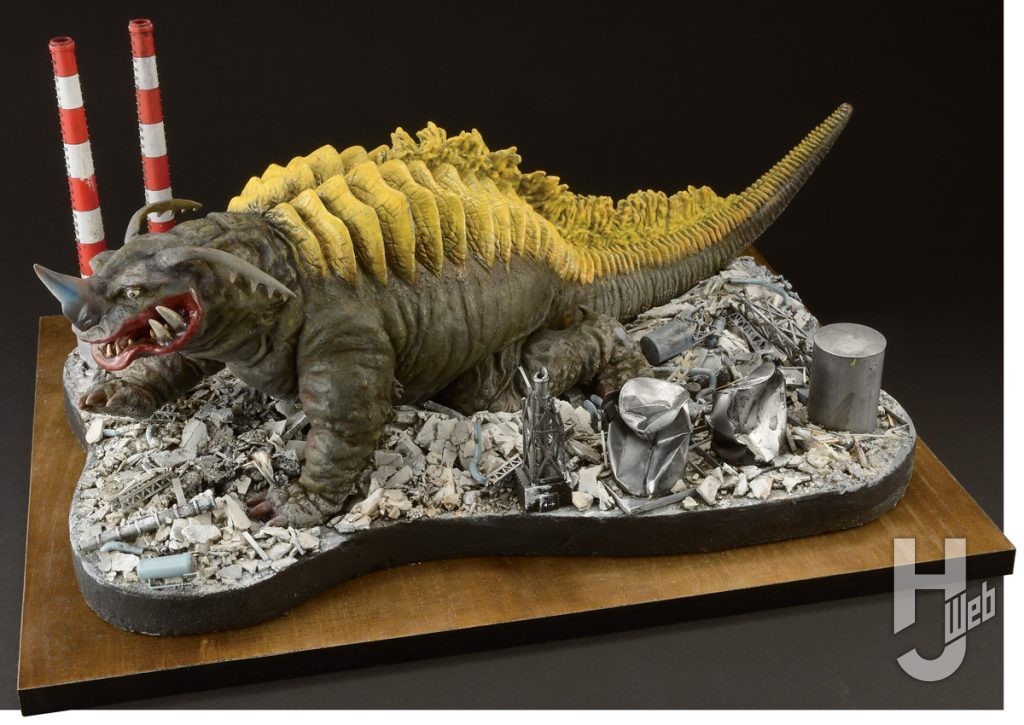 透明怪獣ネロンガ
全体 前