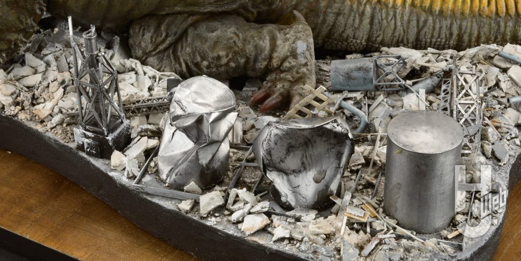 透明怪獣ネロンガ
ジオラマの瓦礫