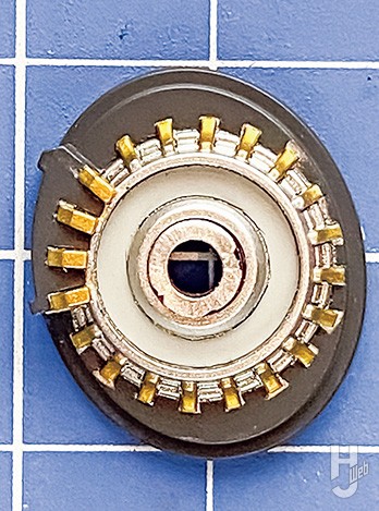 MS-09 リック・ドム ガイア機/オルテガ機
胴体の肩関節周辺