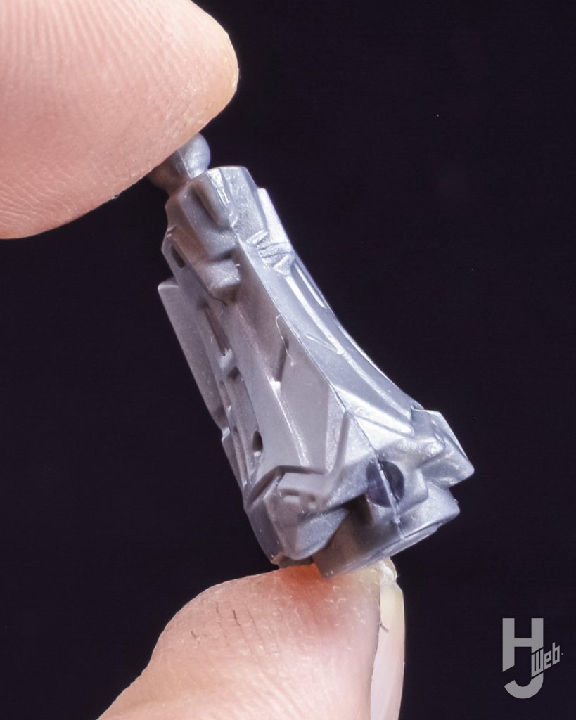 プラモデルの接着したパーツの画像