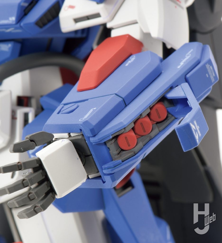 MG フルアーマーZZガンダム Ver.Ka完成見本左腕ミサイルハッチオープン