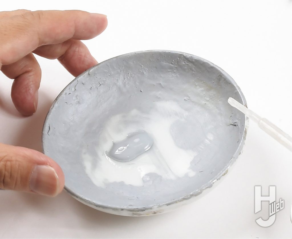 ラッカー溶剤を少量足す