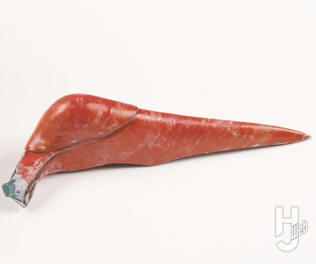 あに製作「PLAMAXヴェルビン」製作中赤とダークイエローの塗装下地が透けているくらいでストップ