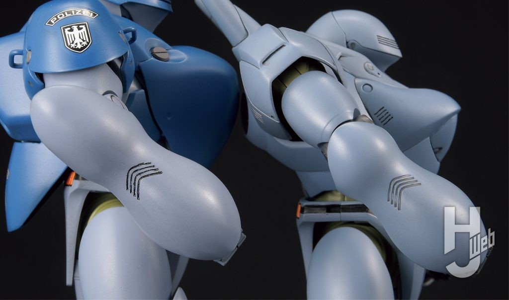 中安俊二製作「TYPE-7 ブロッケン GSG-9 Ver.」素組み比較横