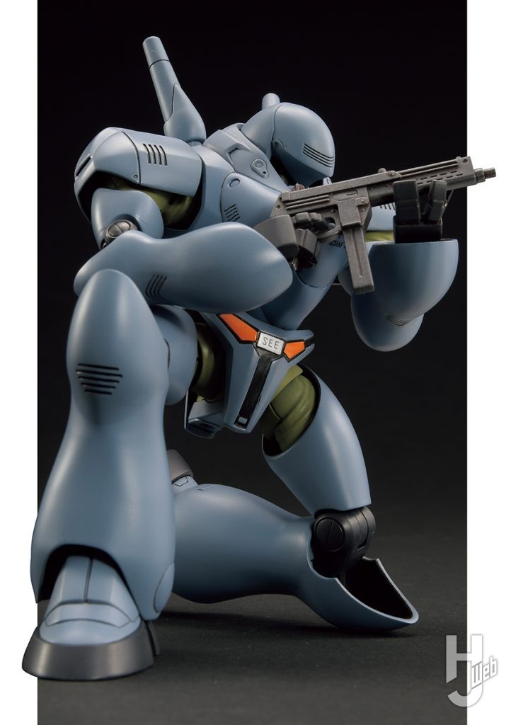 中安俊二製作「TYPE-7 ブロッケン」銃構え