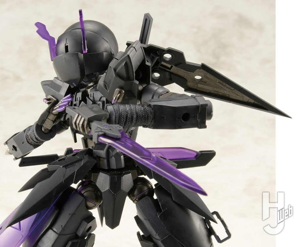 Re-ta製作「レヴィニクス（TYPE-S）」クナイ構えアップ