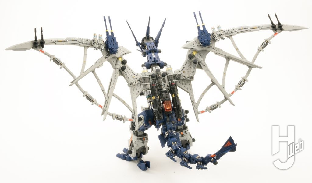 林哲平製作「サラマンダー」背面