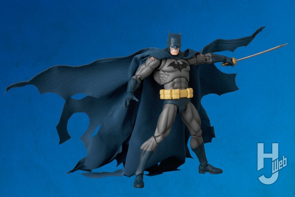 バットマンダメージバージョンの可動フィギュアの全体画像その1