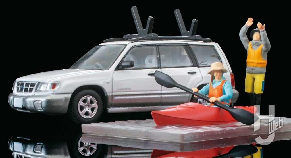 スバル フォレスター カスタム仕様(白/銀)カヤック、フィギュア付き