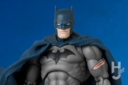 コミック『バットマン：ハッシュ』ダメージVer.の「バットマン」をアクションフィギュア化！新規の付属パーツで劇中の名場面を再現【MAFEX最新情報】