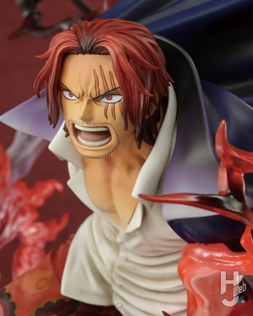 赤髪のシャンクスのフィギュアのアップ画像