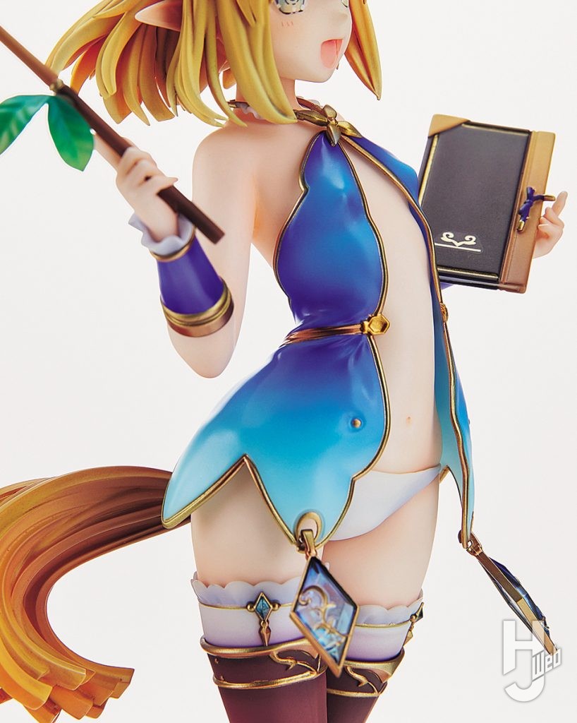 村の先生モニカのフィギュアのアップ画像その4