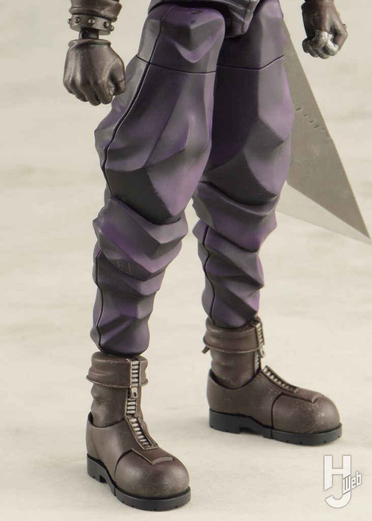 クラウド・ストライフのプラモデルのアップ画像その6