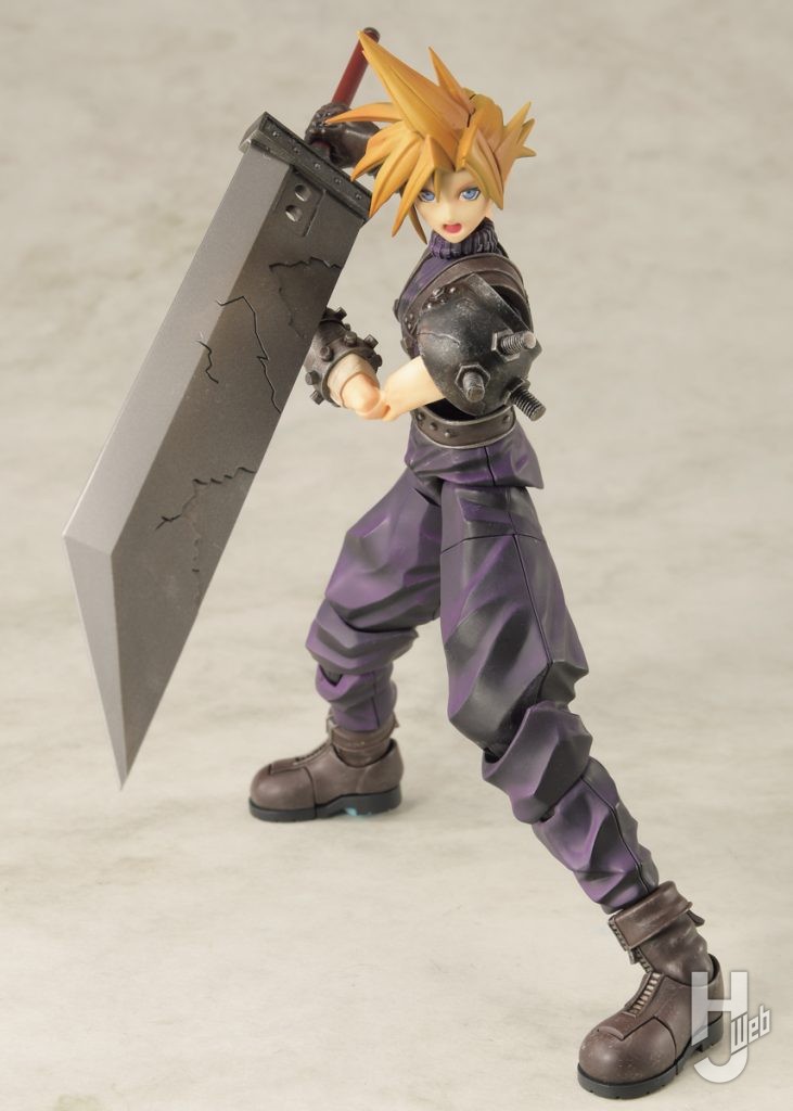 クラウド・ストライフのプラモデルの全体画像その2