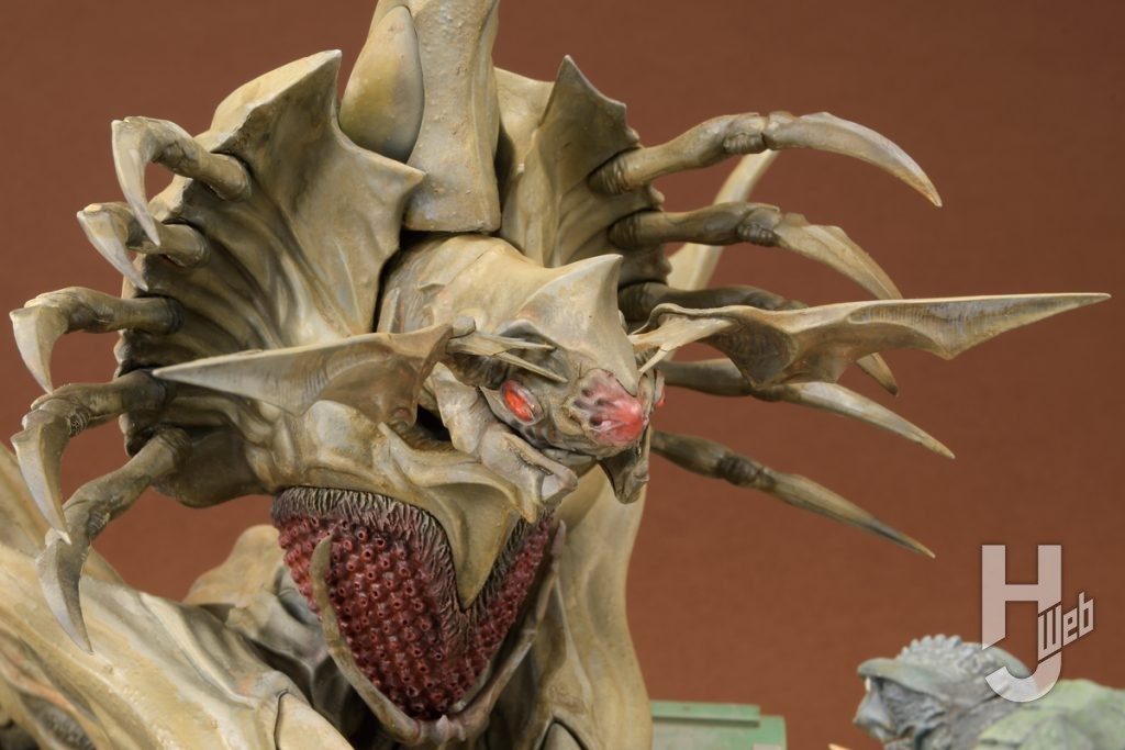 巨大レギオンのディオラマの頭部のアップ画像