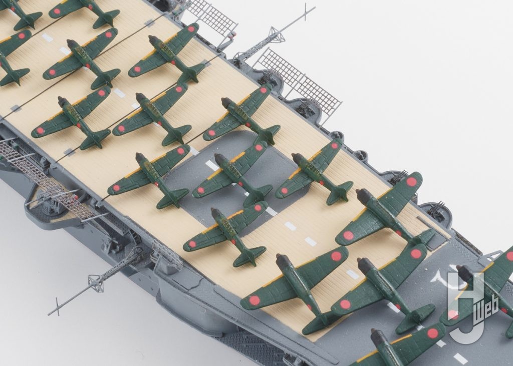 日本海軍航空母艦 飛鷹
マリアナ沖海戦の第一次攻撃隊を再現。大量に戦闘機が配置されている