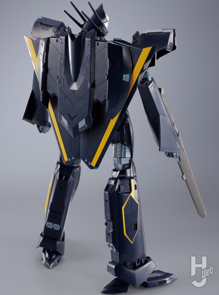 DX超合金-VF-17S-ナイトメアステルスバルキリー（ガムリン木崎機）バトロイド形態背面