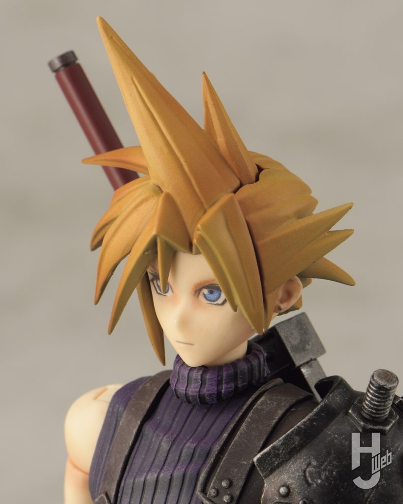 クラウド・ストライフのプラモデルのアップ画像その1