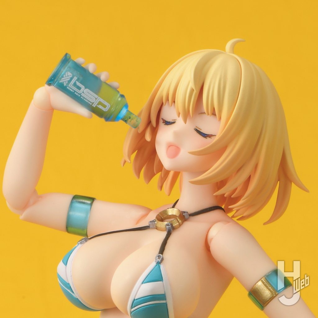 水着のソフィア・F・シャーリングの可動フィギュアのアップ画像