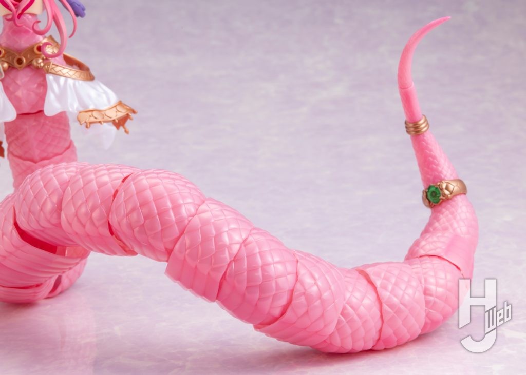 メルティーナのプラモデルの後ろ姿のアップ画像その3