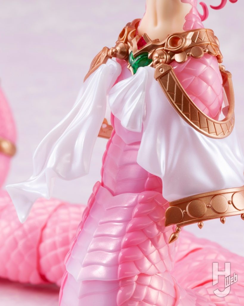 メルティーナのプラモデルの後ろ姿のアップ画像その6