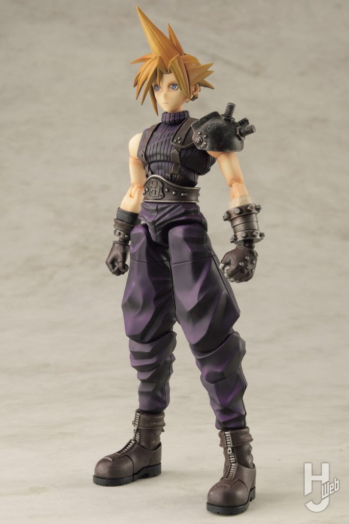 クラウド・ストライフのプラモデルの全体画像その3