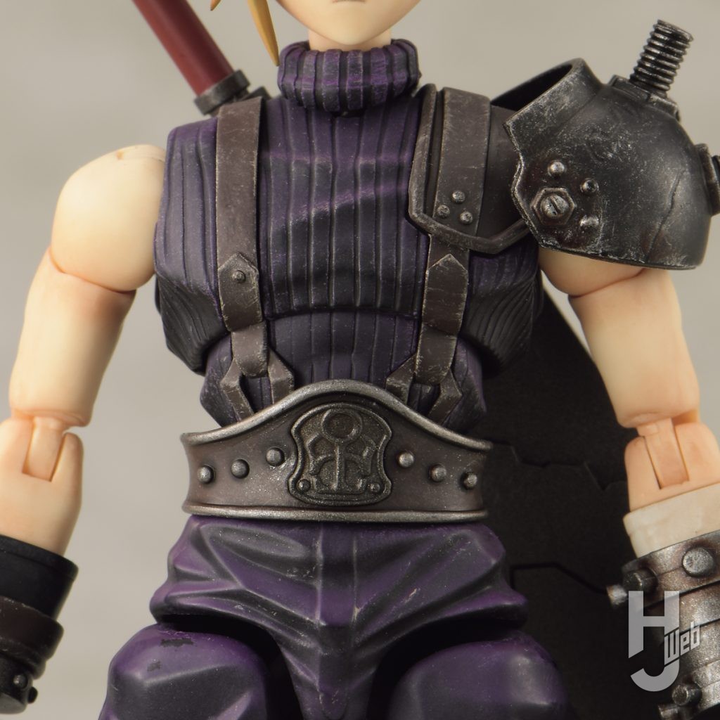 クラウド・ストライフのプラモデルのアップ画像その4