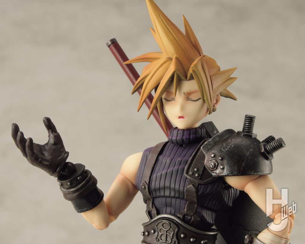 クラウド・ストライフのプラモデルのアップ画像その5