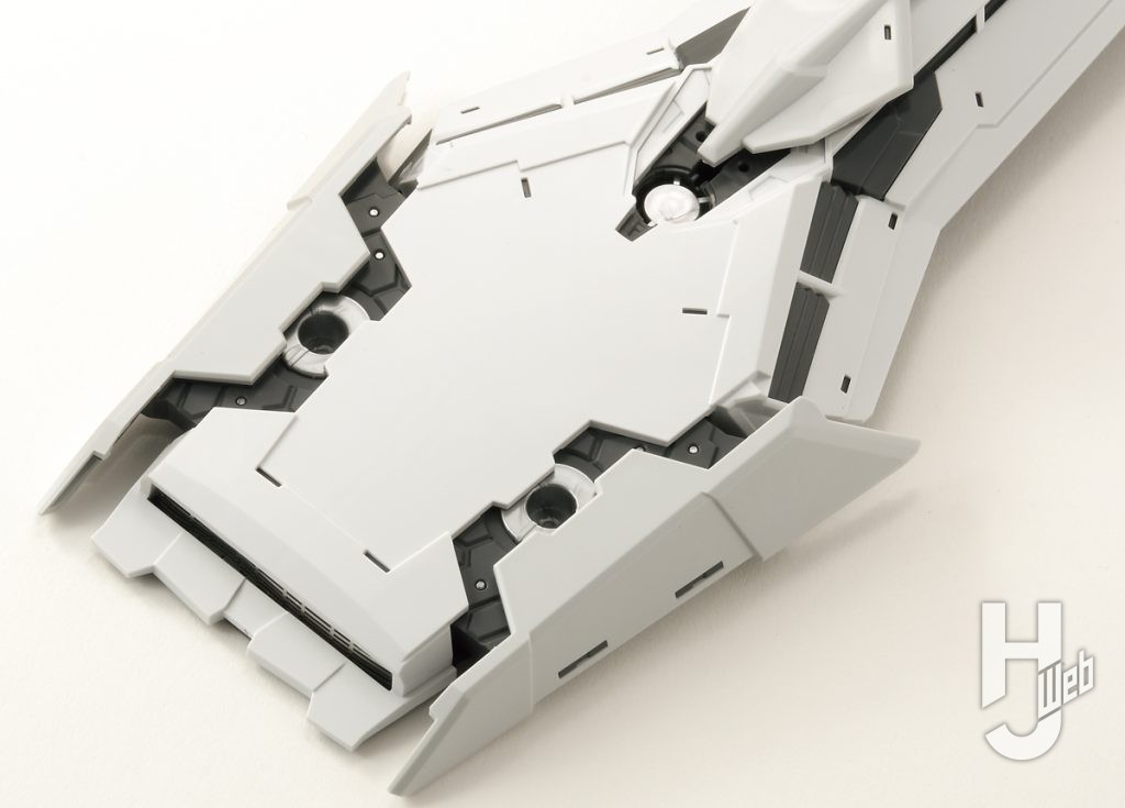 「PERFECT-GRADE-UNLEASHED-νガンダム」武装類シールド表面上部スライド展開