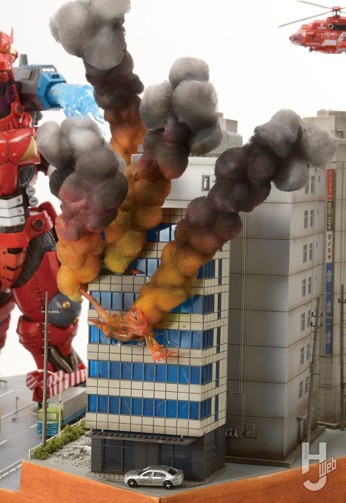 3式機龍、緊急出動!!
燃えているビル　後ろ