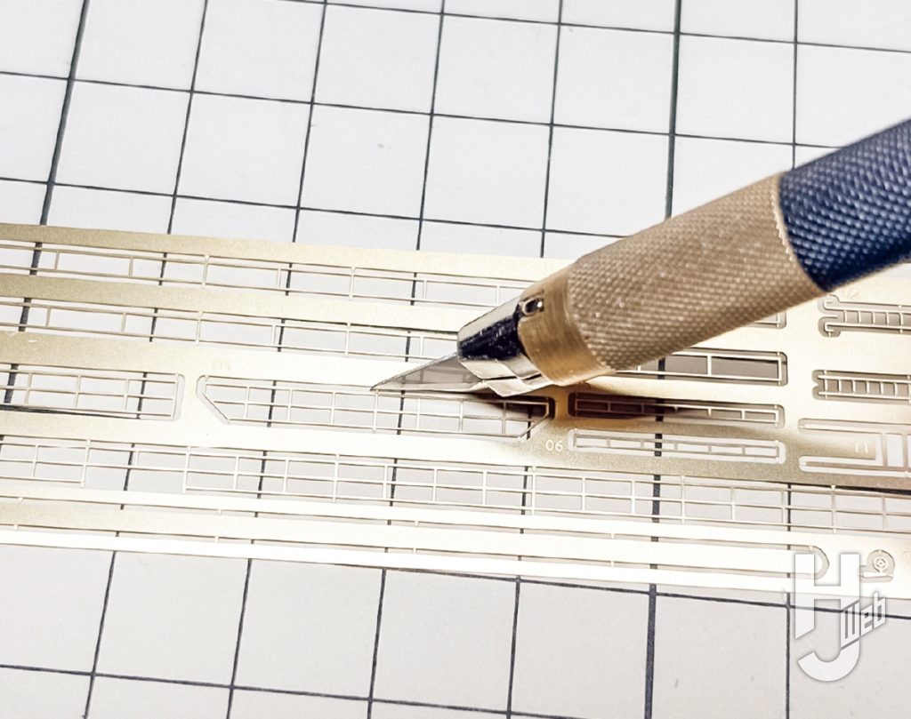 不破優製作「潜水艦-蒼き鋼-イ401」製作中エッチングパーツ切り出し