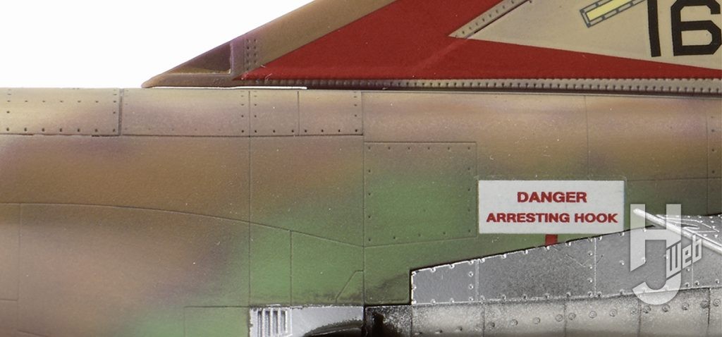 F-4E クルナスリベット穴アップ