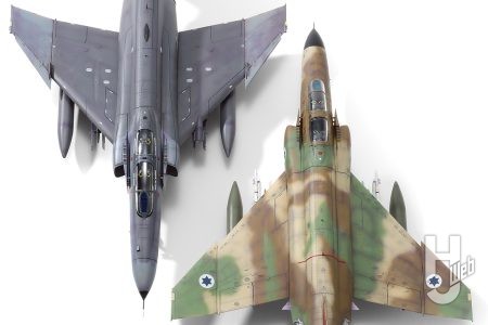 「サーフェイサーエヴォパープル」で色気のある塗装にチャレンジ！ ジェット戦闘機の傑作キット「ファインモールド F-4シリーズ」を使用して下地塗装の効果をご覧あれ！【スケールモデルの“神レシピ”】