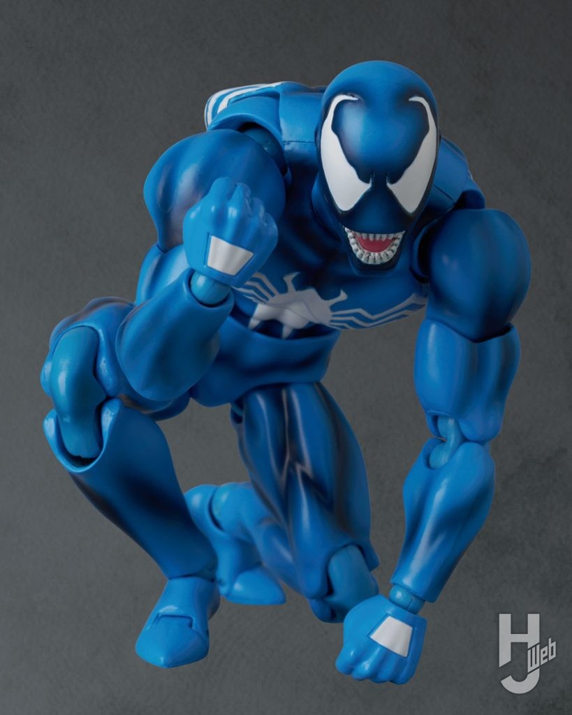 ヴェノムの可動フィギュアの全体画像その2