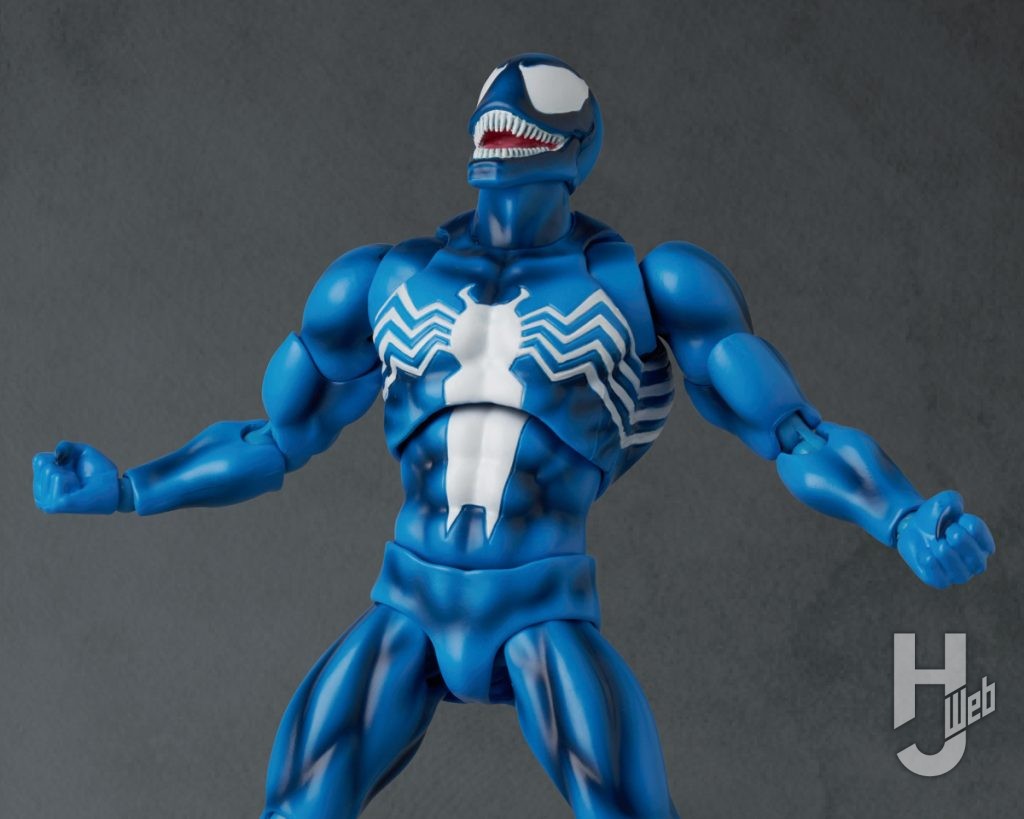 ヴェノムの可動フィギュアのアップ画像