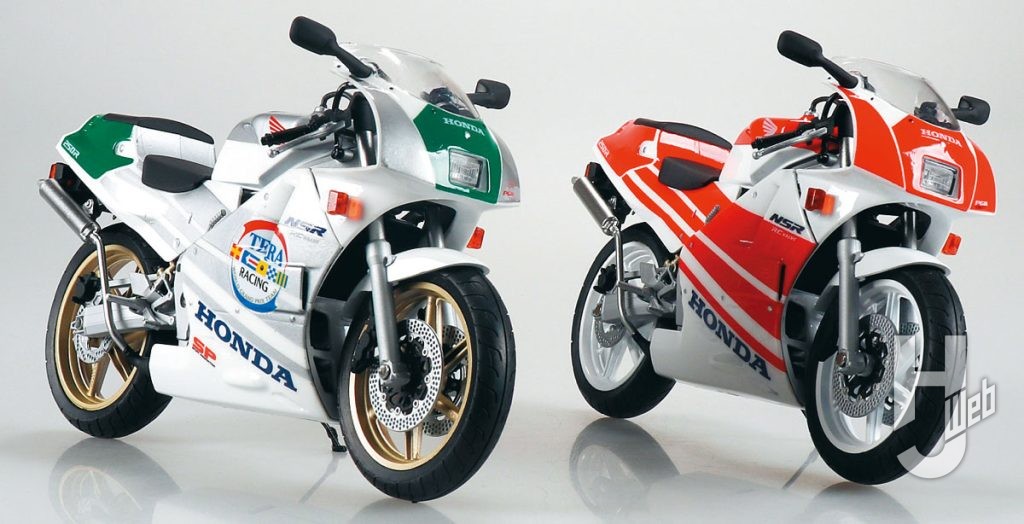 Honda NSR250R SP '89 ロスホワイト×テラシルバー×ノーベンバーシルバー、Honda NSR250R'89 ロスホワイト×ファイティングレッド
