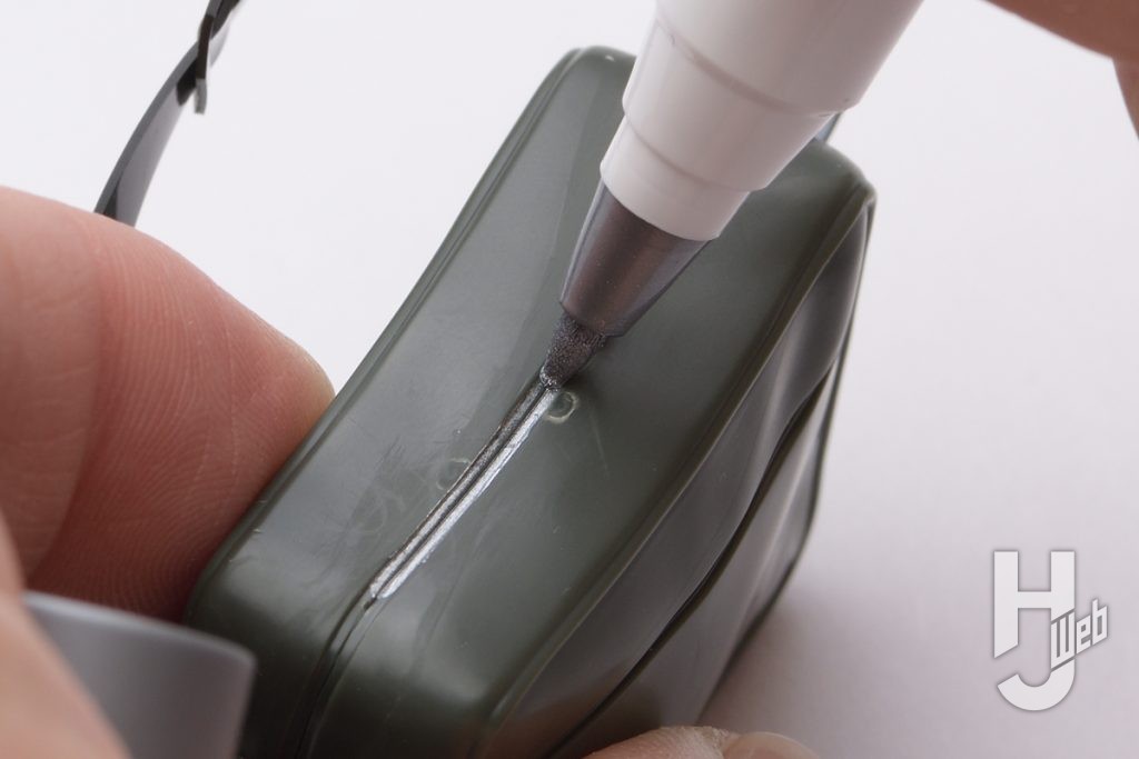 鞄のプラモデルパーツの塗装の画像