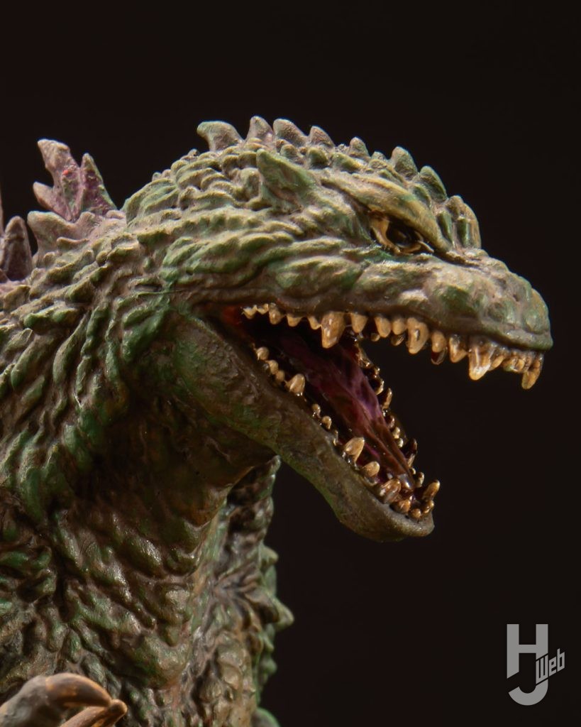 ゴジラ(1999)
顔アップ