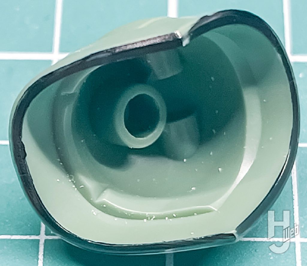 えぬせ製作「ザク（GQ）」肩アーマー製作途中