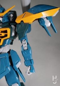 セイラマスオ製作「FULL MECHANICS カラミティガンダム」製作過程：肩関節にメスを入れる1