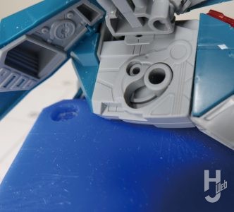 セイラマスオ製作「FULL MECHANICS カラミティガンダム」製作過程：股関節幅を変更する1