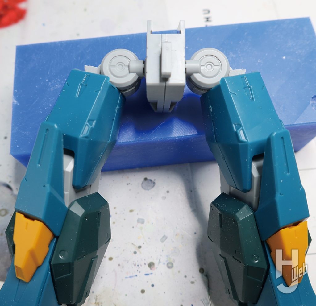 セイラマスオ製作「FULL MECHANICS カラミティガンダム」製作過程：股関節幅を変更する7